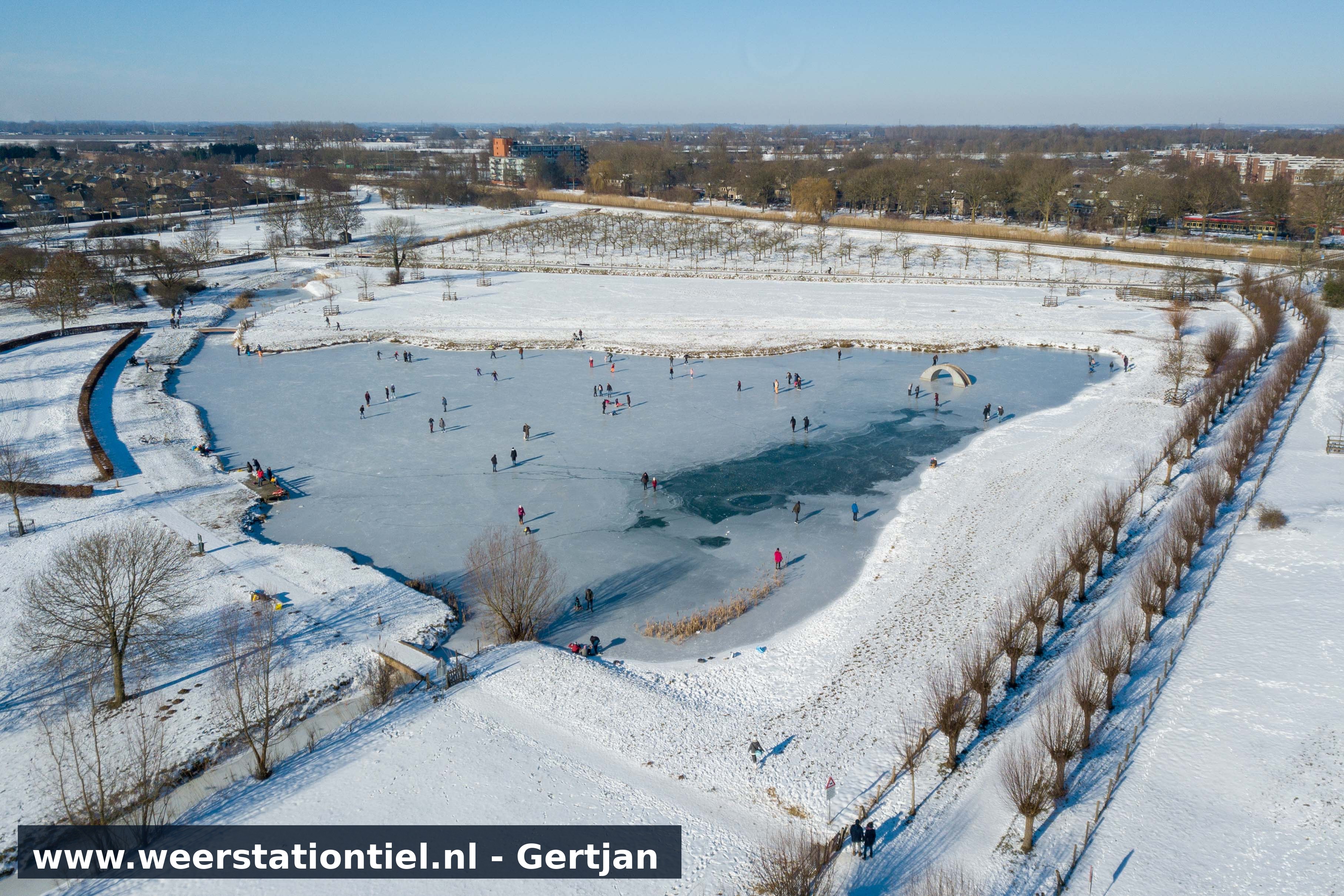 Schaatsen in de wijkpark Passewaaij