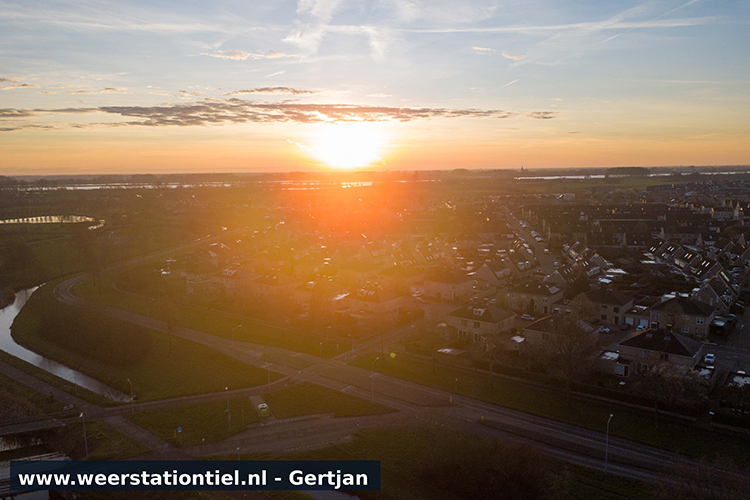 Zonsondergang in Passewaaij